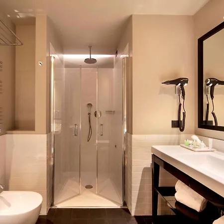Nh Collection Piazza Carlina Otel