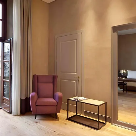 Otel Nh Collection Piazza Carlina 4*