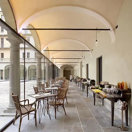 Hotel Nh Collection Piazza Carlina 4*