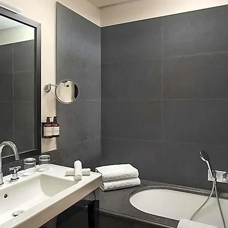 Отель Nh Collection Piazza Carlina 4*