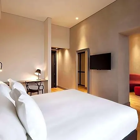 Отель Nh Collection Piazza Carlina 4*