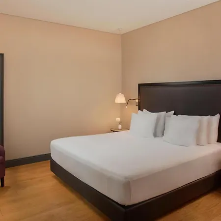 Hotel Nh Collection Piazza Carlina 4*